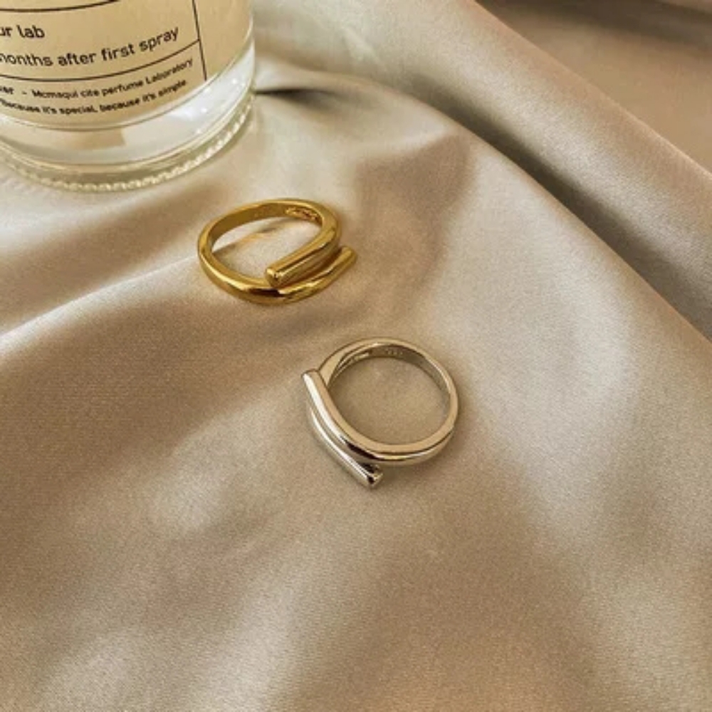 *NEW Glossy 18k White Gold Plated Adjustable Ring - Picture 7 of 16